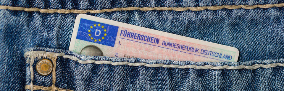 Führerschein in der Hosentasche - der Rechtsanwalt auf dem Gebiet des Verkehrsstrafrechts kann helfen